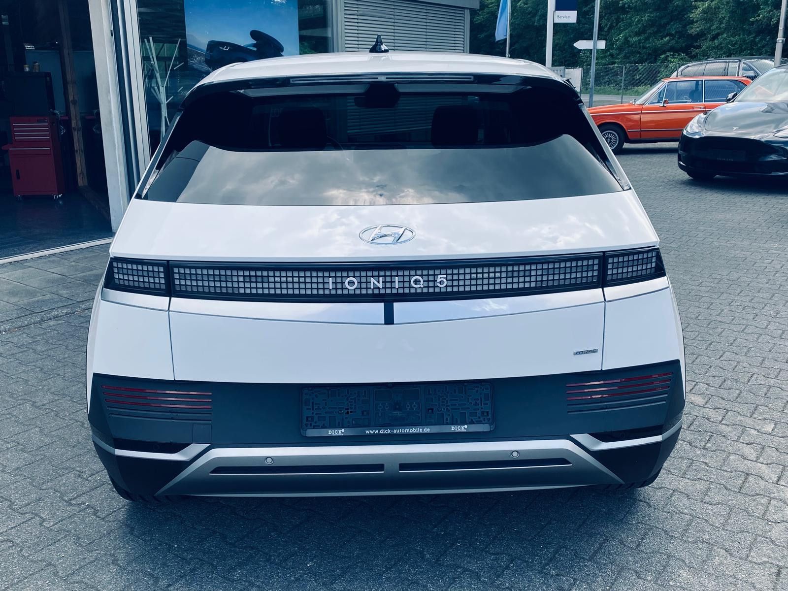 Fahrzeugabbildung Hyundai Ioniq 5 Techniq 4WD WERG.+NAVI+LED+SHZ+KAM+ACC+
