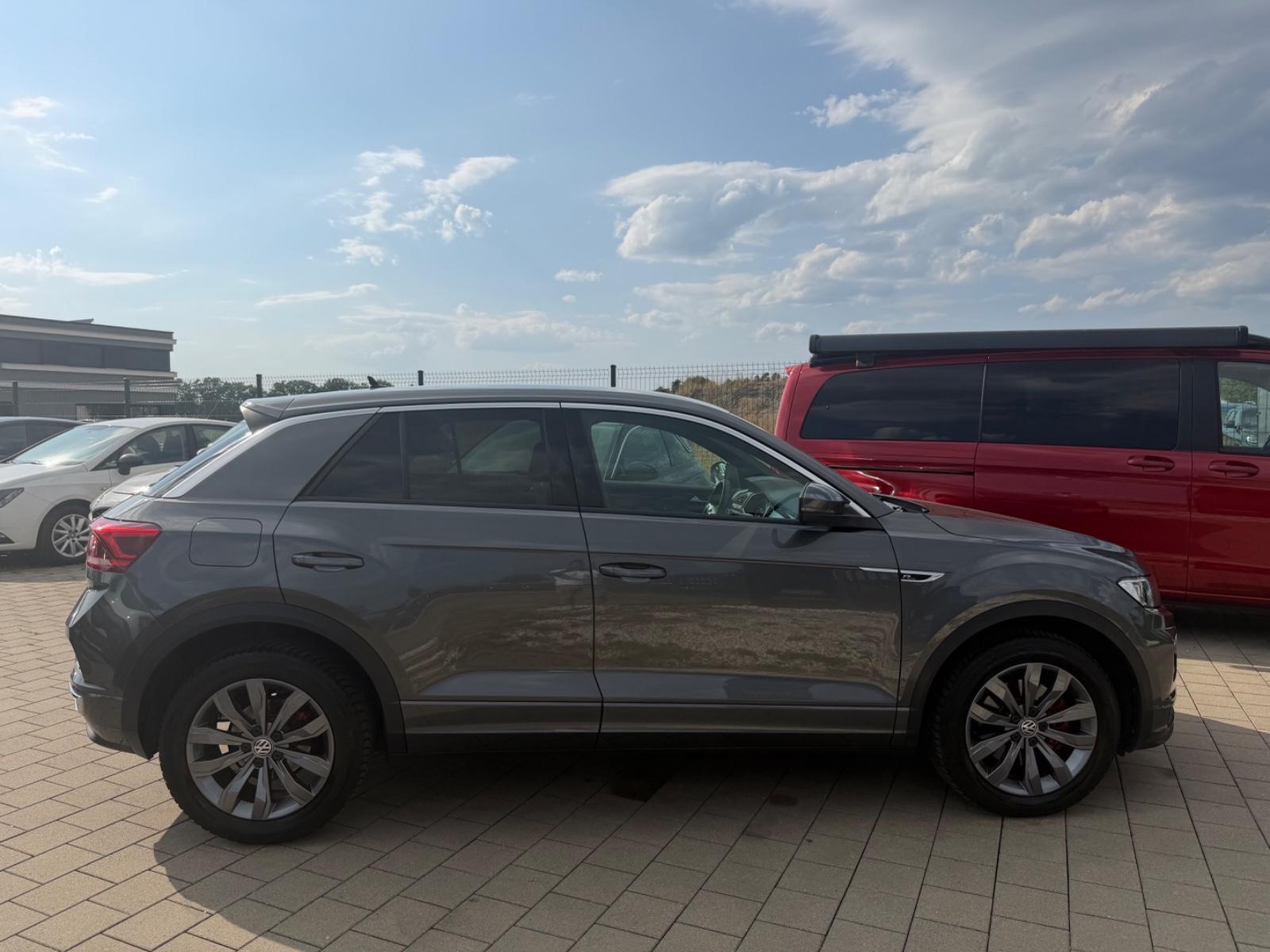 Volkswagen T-Roc R LINE