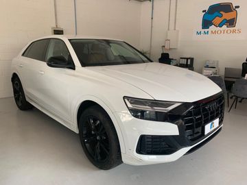 Audi Q8 - 1