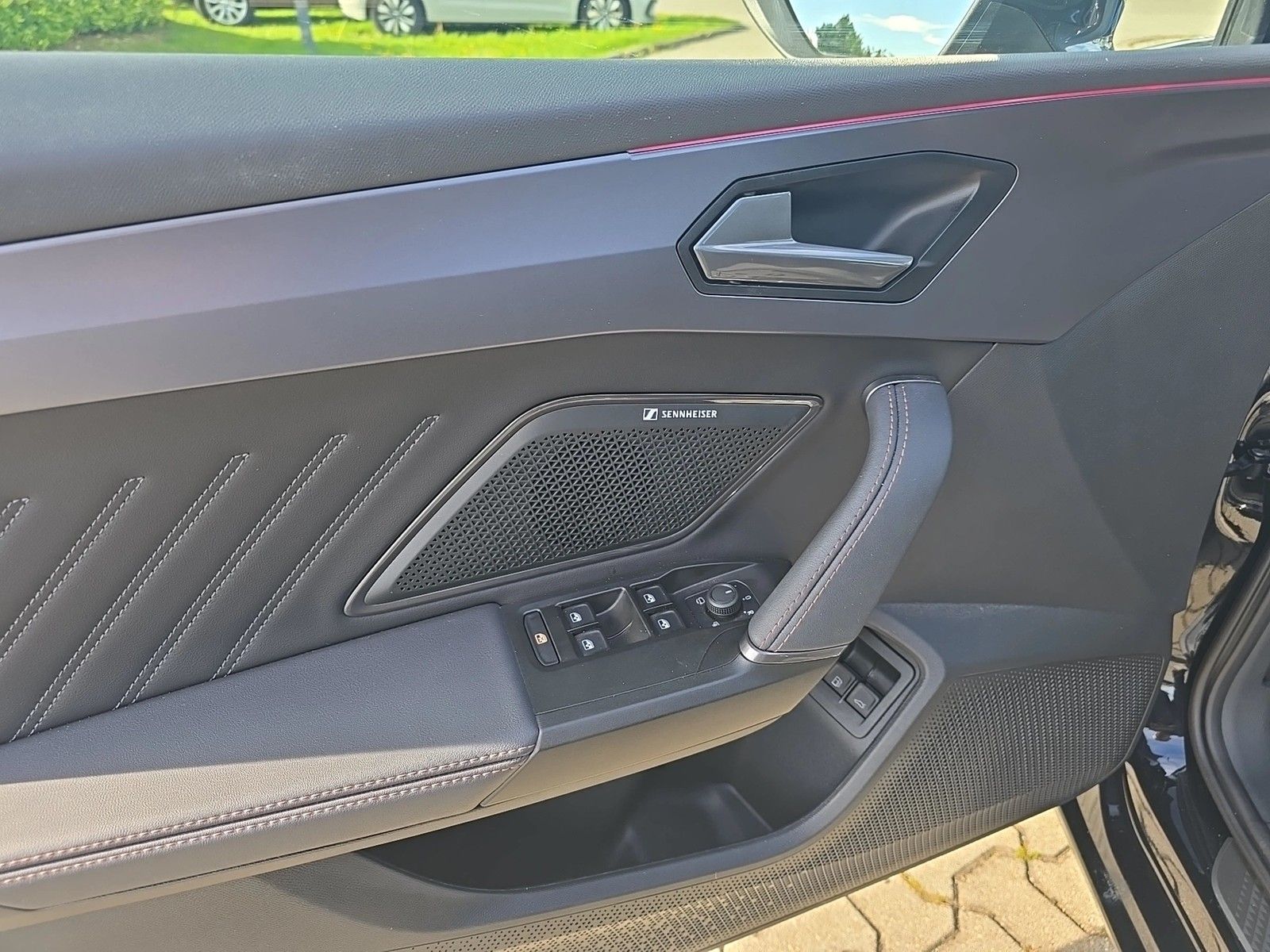 Fahrzeugabbildung CUPRA Leon Sportstourer 1.5 e-Hybrid 200 kW VZ AHZ MAT
