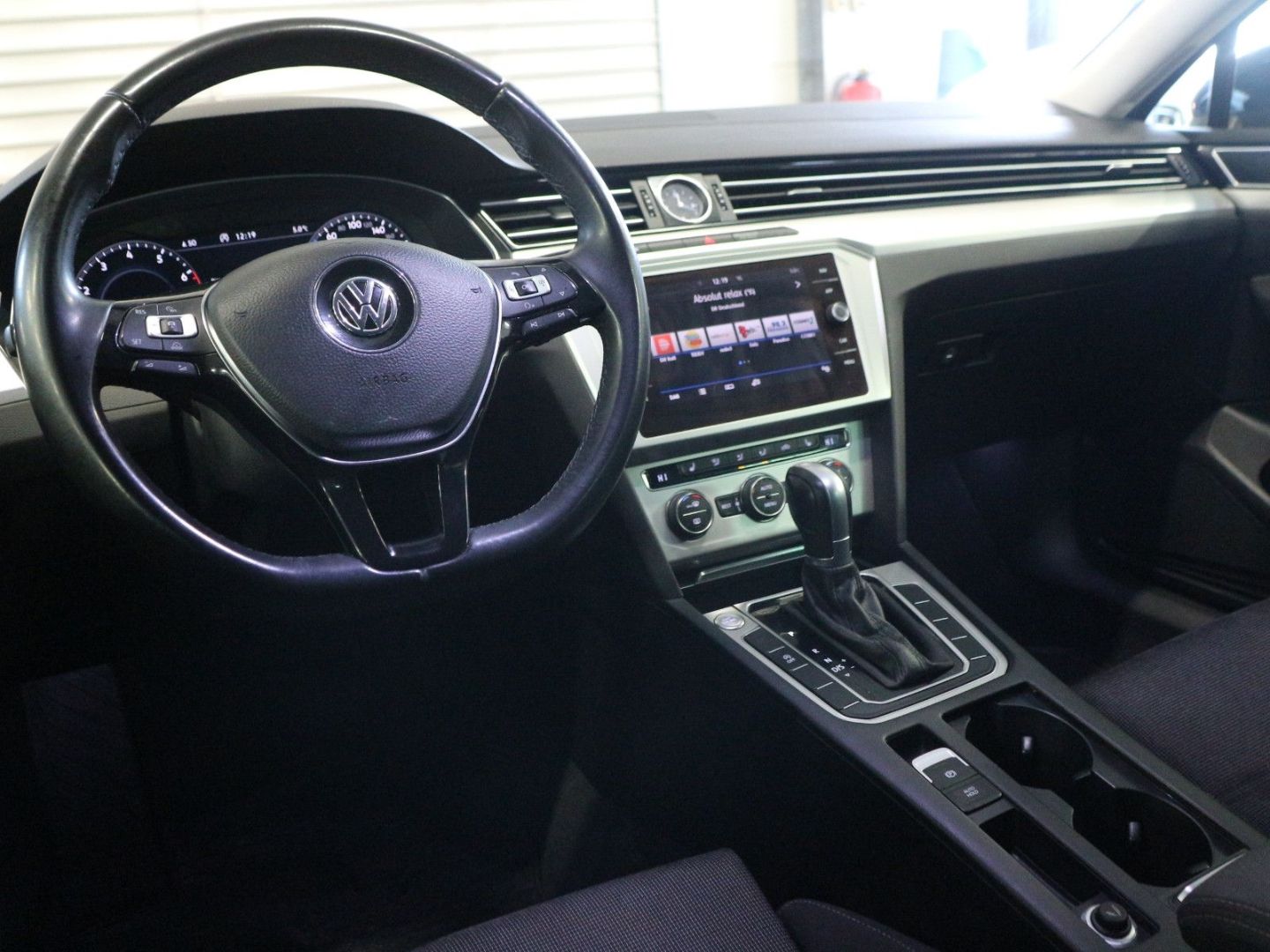 Fahrzeugabbildung Volkswagen Passat Comfortline DSG ACC DAB AID Kamera SHZ