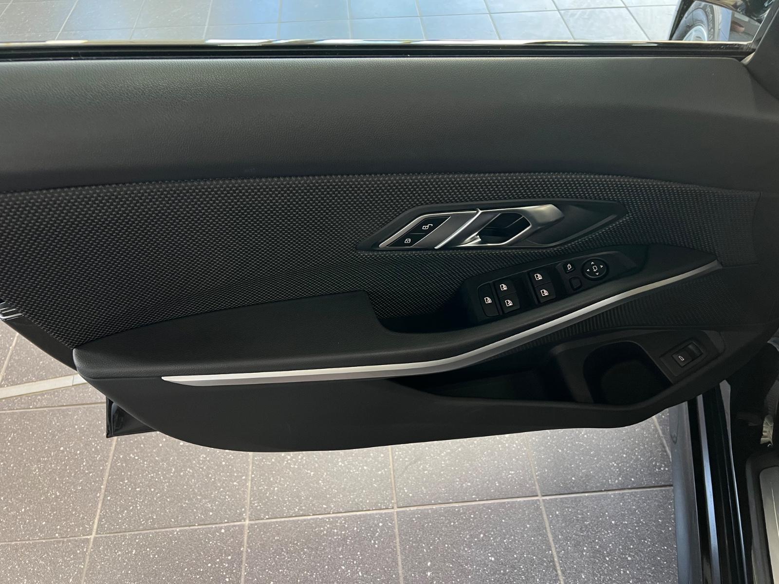 BMW 318d Touring Himmel Anthrazit+Driving Assist