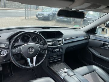 Mercedes E 200 - 12