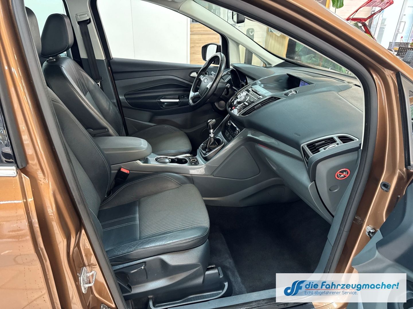 Fahrzeugabbildung Ford C-Max Grand Titanium Navi Klimaautom *EXPORT