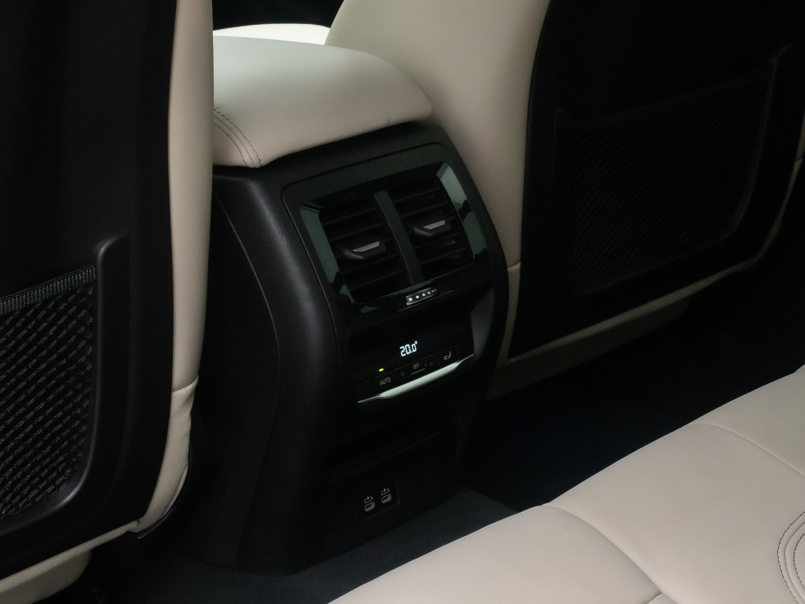 Fahrzeugabbildung BMW X3 xD30e M Sport HiFi 360&deg;HUD DAB Komfort 19Zoll