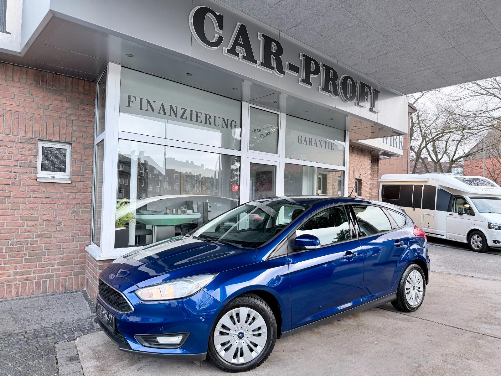 Ford Focus Lim. Business Navi/Kamera/Zahnriemen neu!