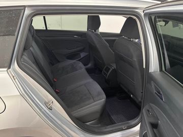 Volkswagen Golf - 11
