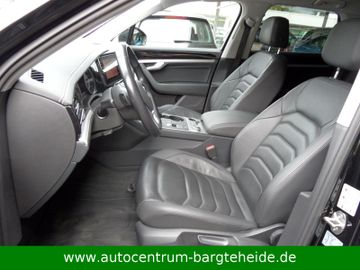 Volkswagen Touareg - 12