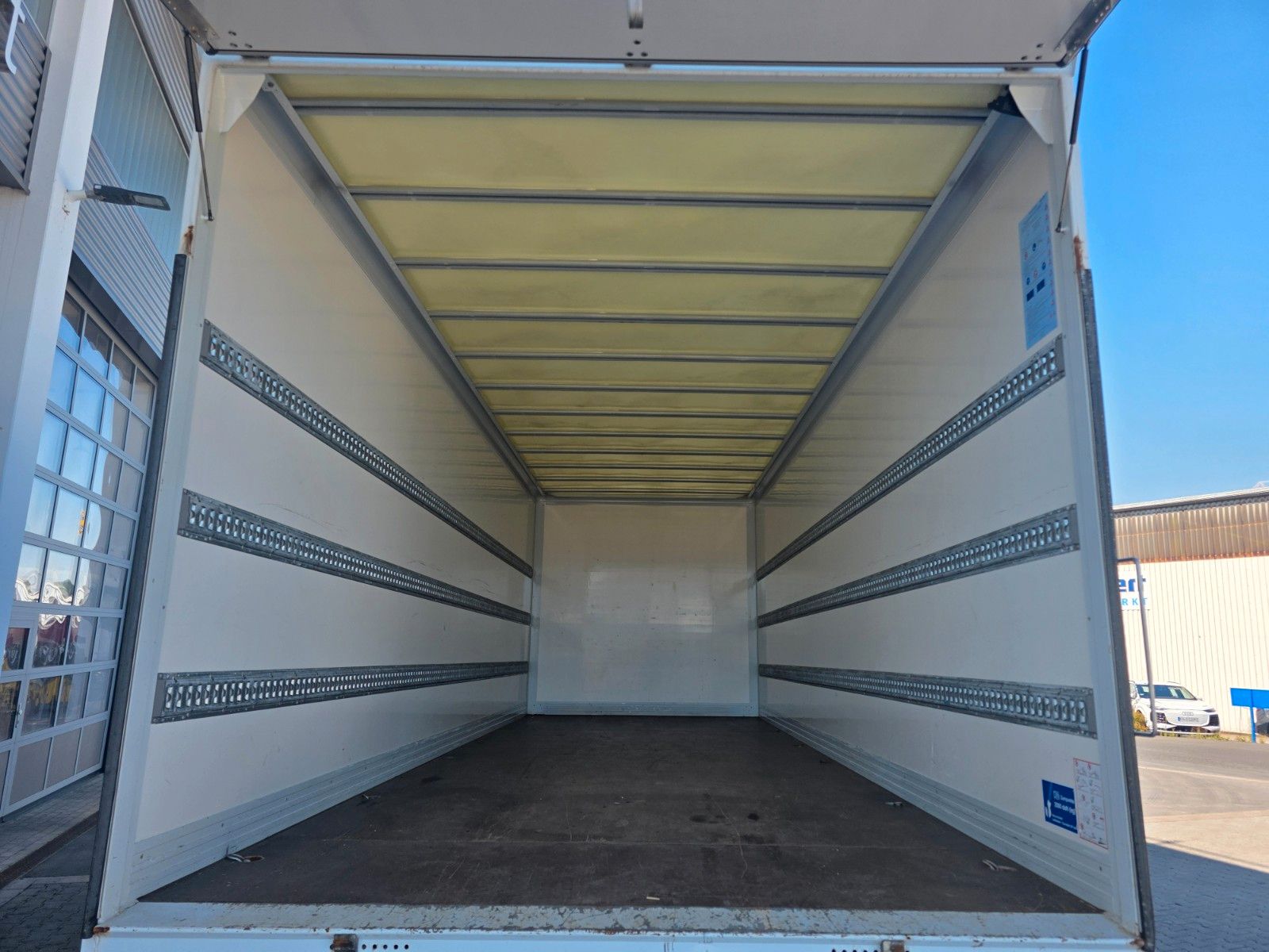 Fahrzeugabbildung Iveco Eurocargo ML120E25 LBW Palfinger 1.500kg Klima