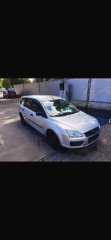 Ford Focus 1.6 TDCI TÜV 08.25 Scheckheftge... - Ford Focus aus 2006: Tdci