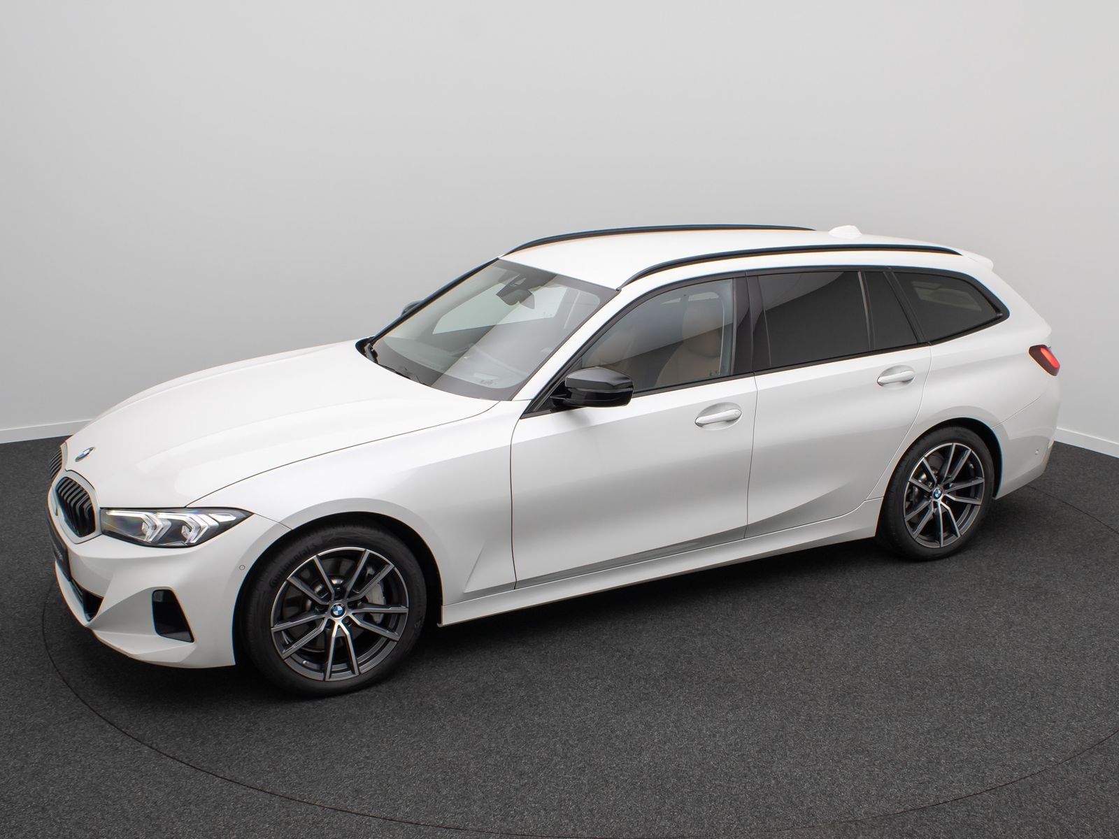 Fahrzeugabbildung BMW 330i Komfort HUD Kamera H/K Leder Sport 18Zoll