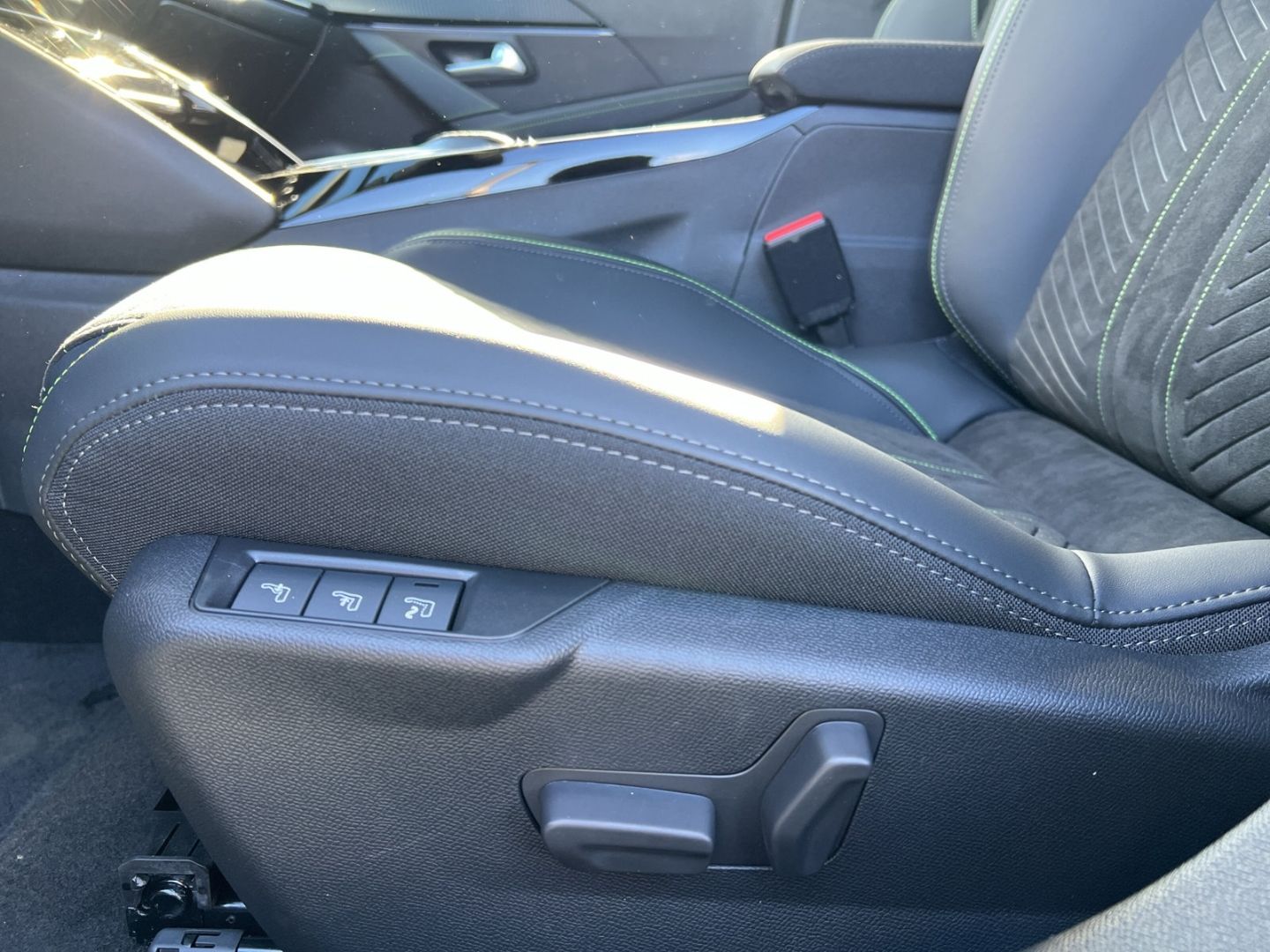 Peugeot e-208 - Bild 16