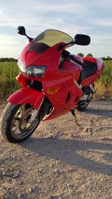 Honda VFR 800 Fi (RC 46) - HONDA VFR 800 RC46