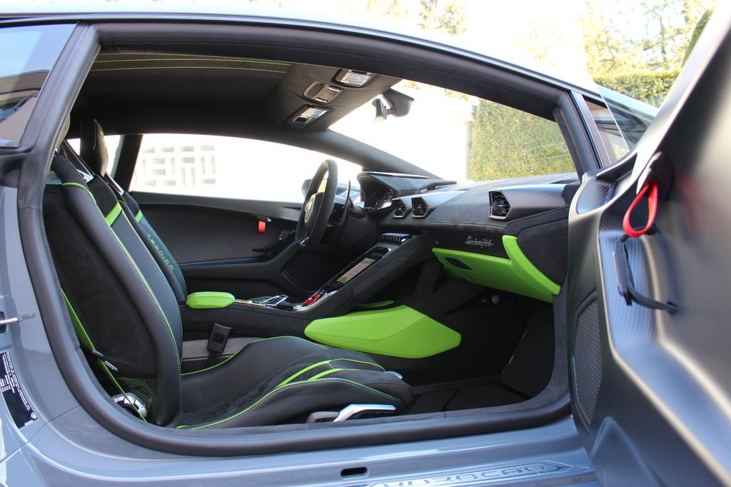 LAMBORGHINI Huracán Tecnica / CARBON INT/ FUNCTIONAL/ DAMISO LAMBORGHINI Huracán Tecnica / CARBON INT/ FUNCTIONAL/ DAMISO