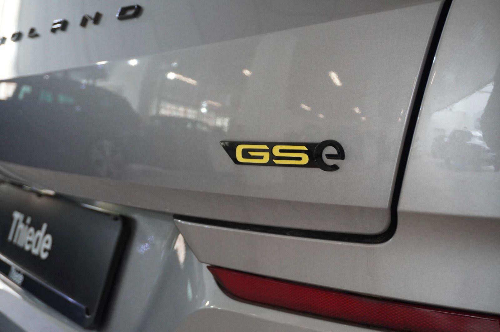 Fahrzeugabbildung Opel Grandland (X) 1.6T GSe 4HYBRID NAVI/LED/KAMERA