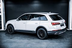 AUDI Q7 50 TDI Quattro - Unfallfrei - Neuwagenzustand