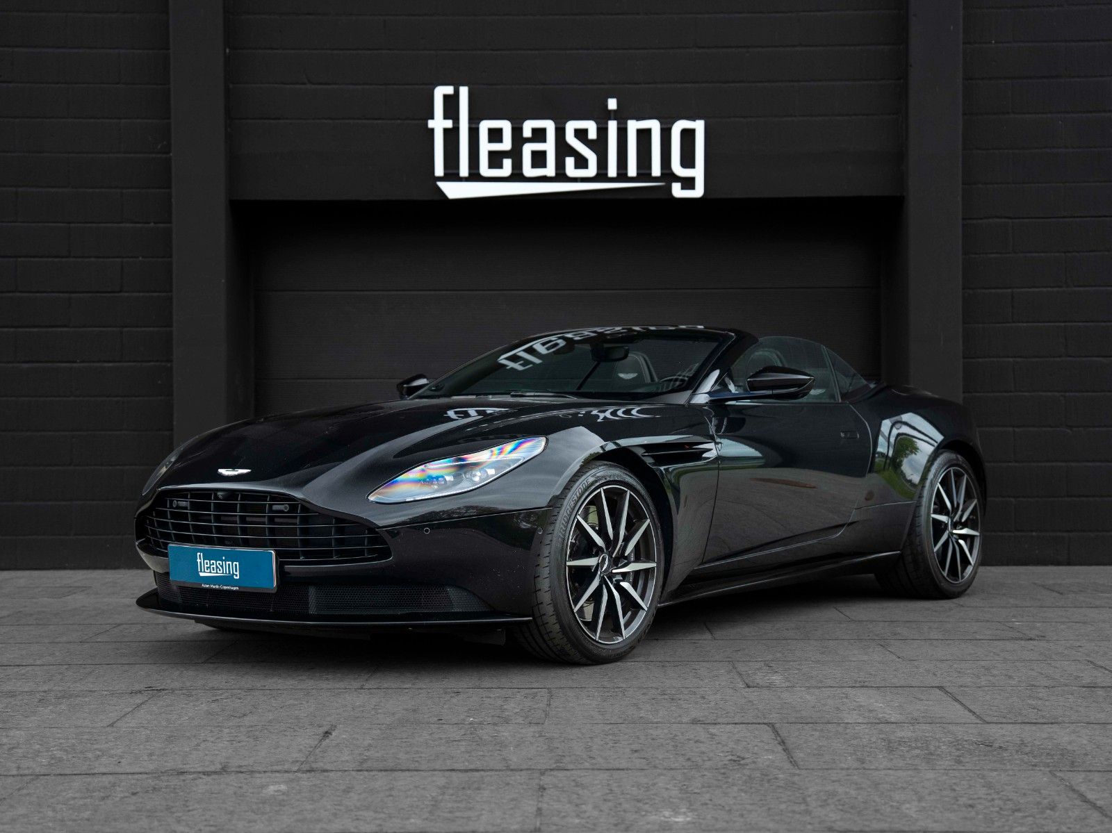 ASTON MARTIN DB11
