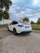 Tesla Model Y SR RWD | 8-Fach | HU neu | 1.Hd - Tesla MODEL Y SR Gebrauchtwagen