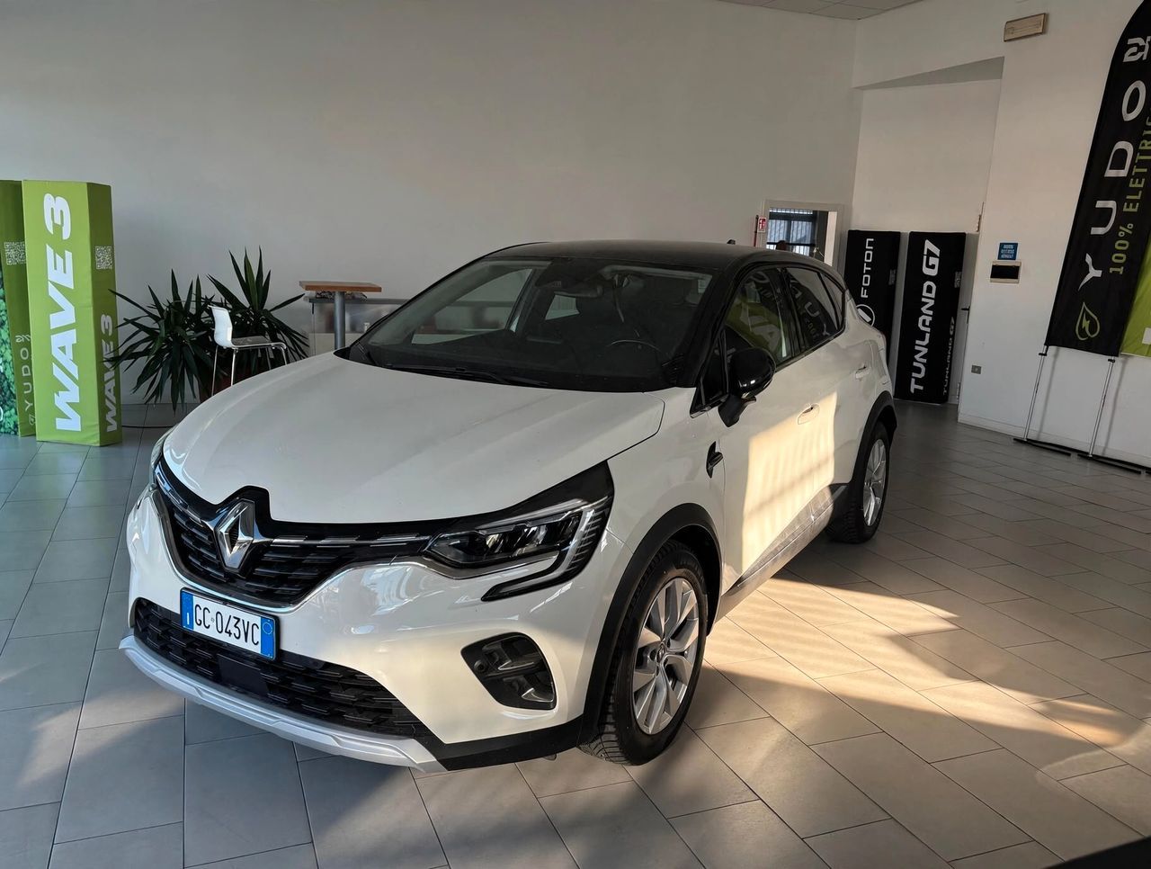 Renault Captur Plug-in Hybrid E-Tech 160 CV Inte imagem 3