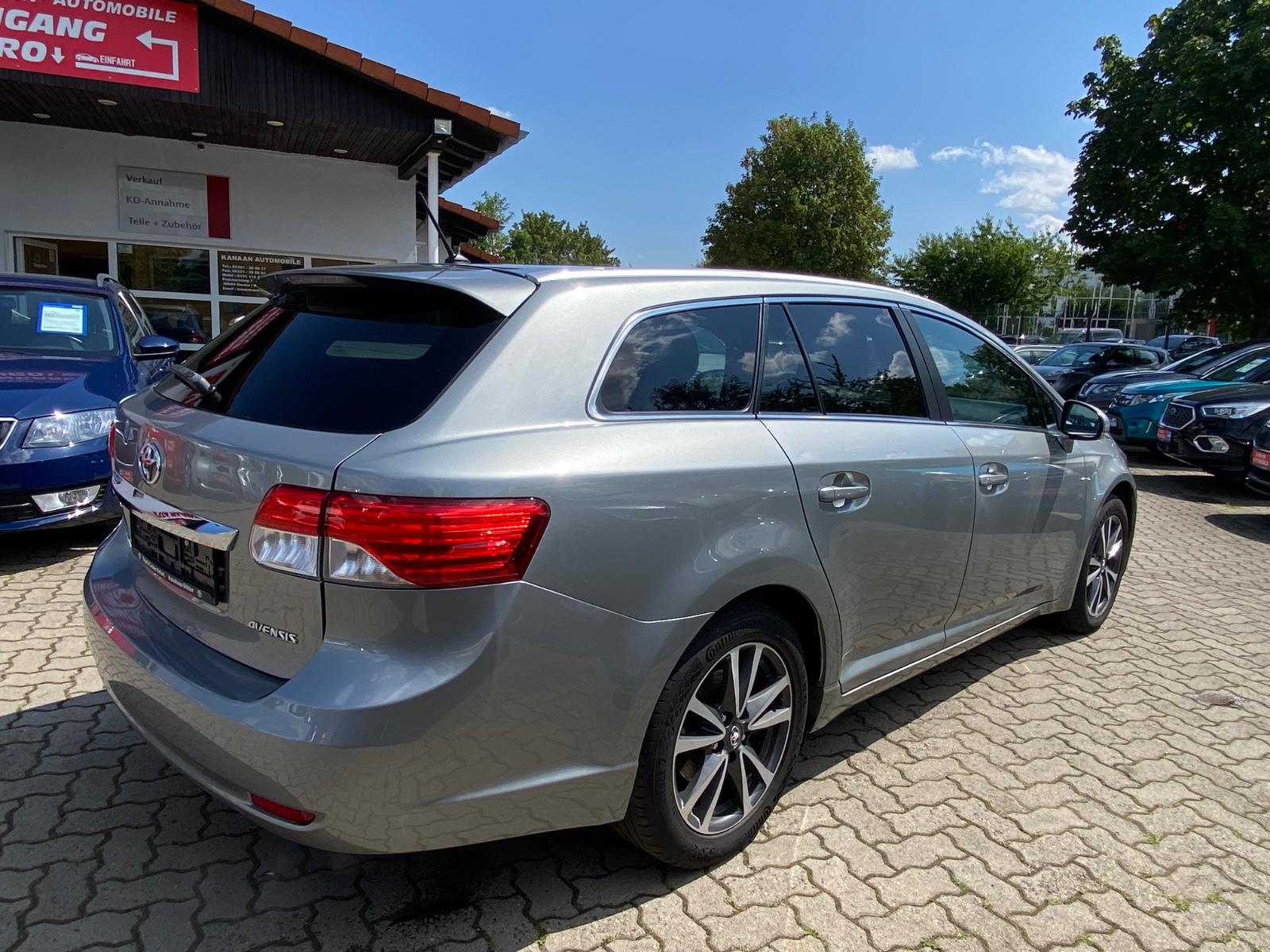 Toyota Avensis 2013 — photo 9