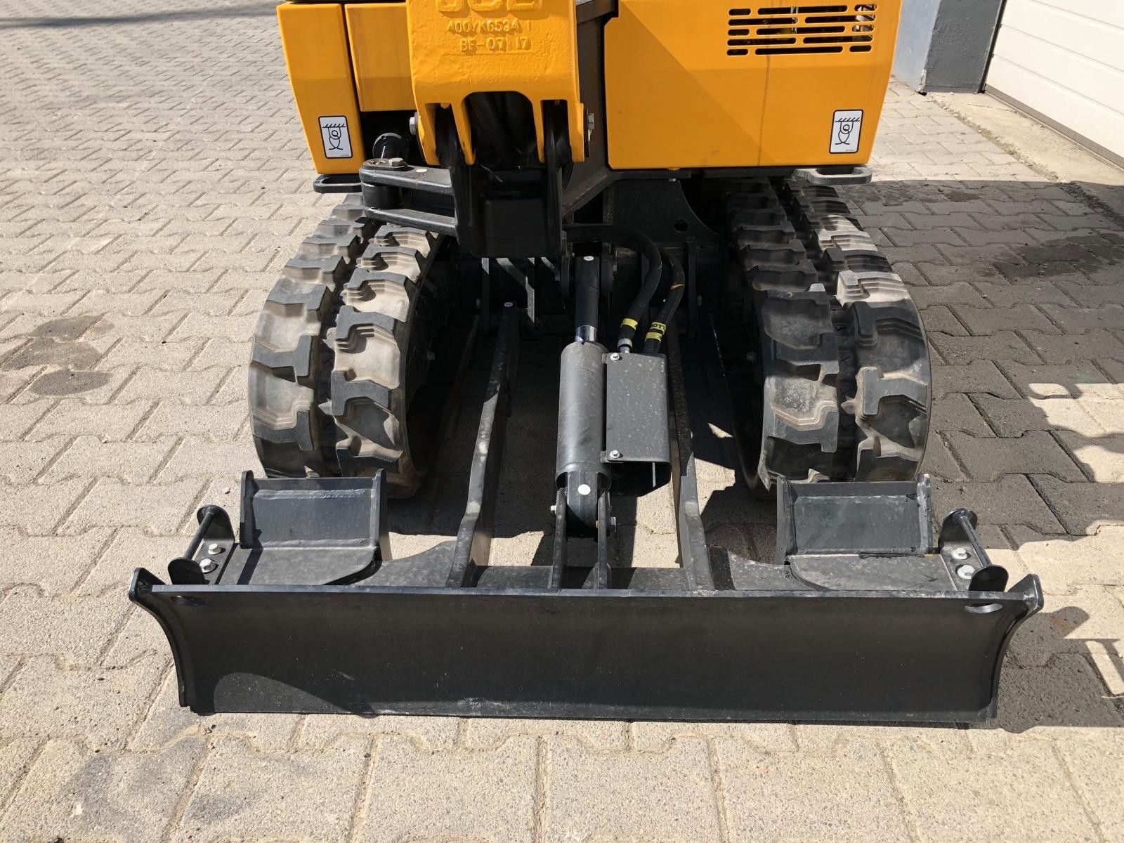 Fahrzeugabbildung JCB 19C-1 / 10h 2023 / Löffelpaket / Schnellwechsler