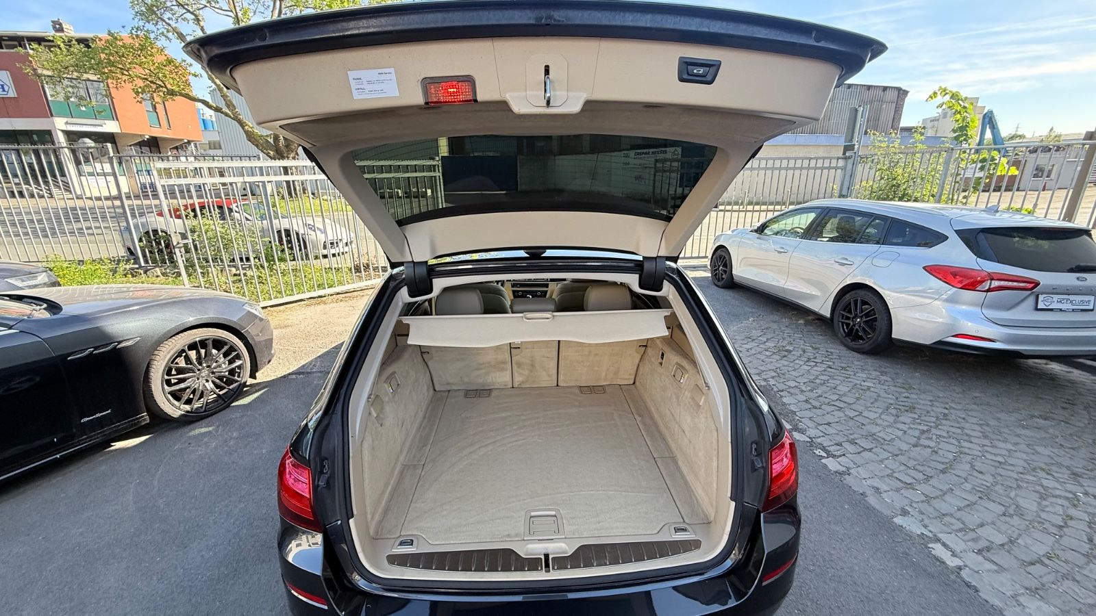 Fahrzeugabbildung BMW Luxury Touring 530 d xDrive