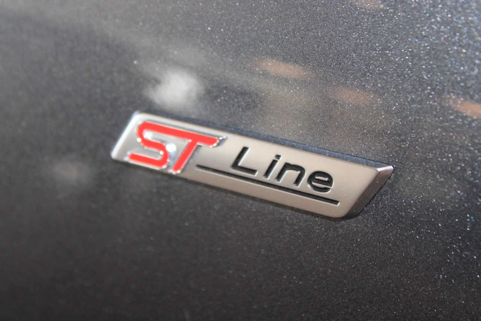 Fahrzeugabbildung Ford Focus ST-Line X Automatik PANODACH + 18 ZOLL