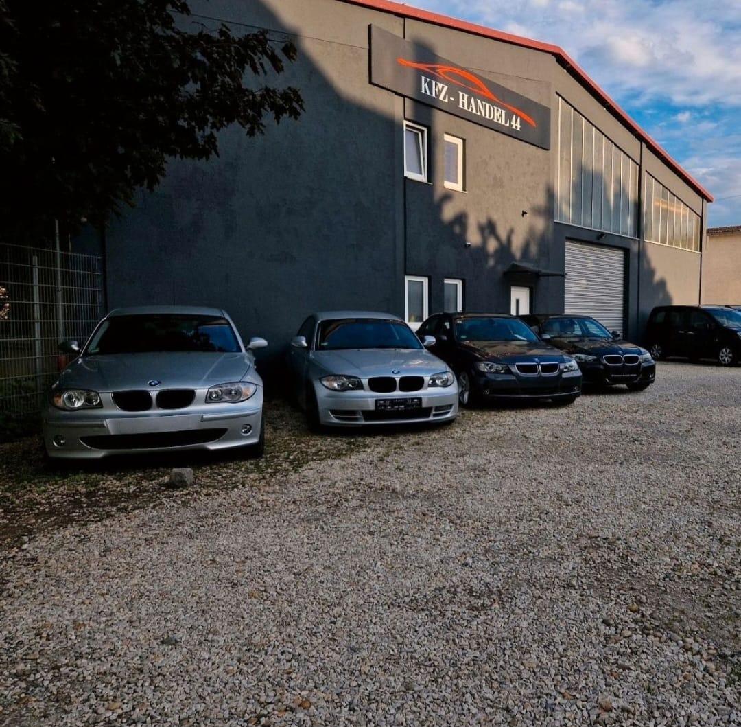 showroom-image-top