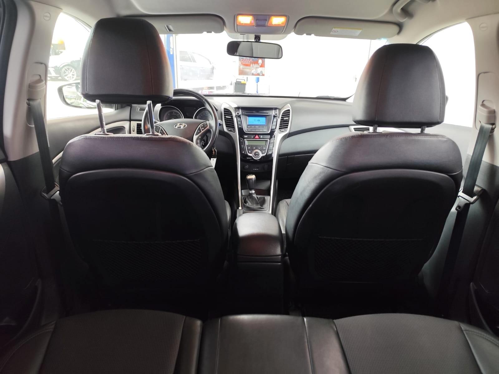 Hyundai i30 2012 — photo 20