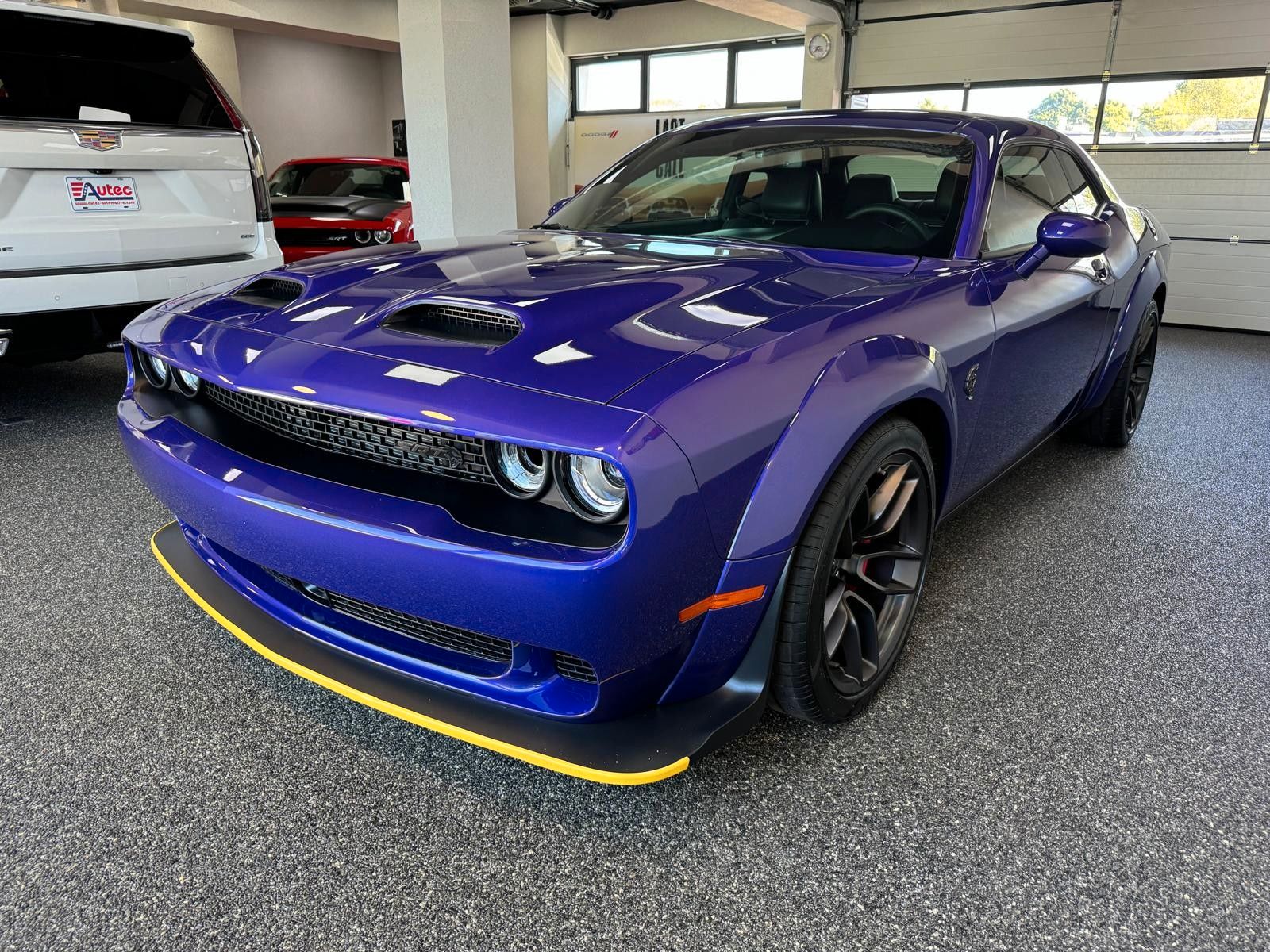 Fahrzeugabbildung Dodge CHALLENGER HELLCAT JAILBREAK-LAGUNA-WAVE CARBON