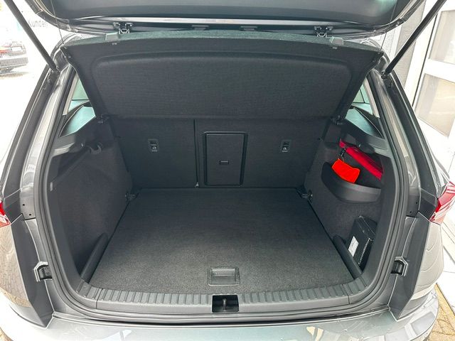 Karoq Ambition KAMERA;CARPLAY;PDC;KESSY