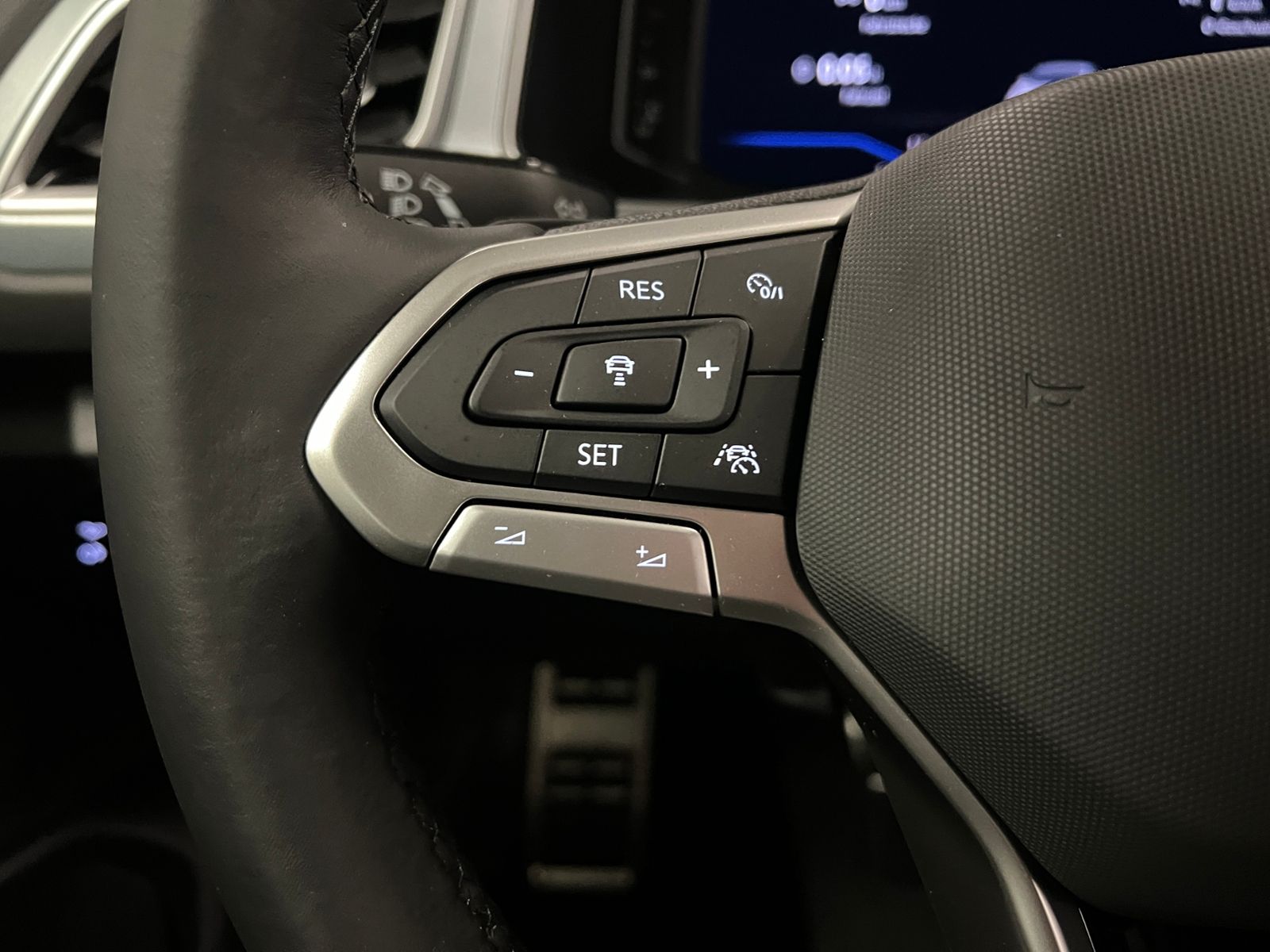 Fahrzeugabbildung Volkswagen T-Roc Cabriolet GOAL 1.5 TSI DSG *Navi, Sport-Pa