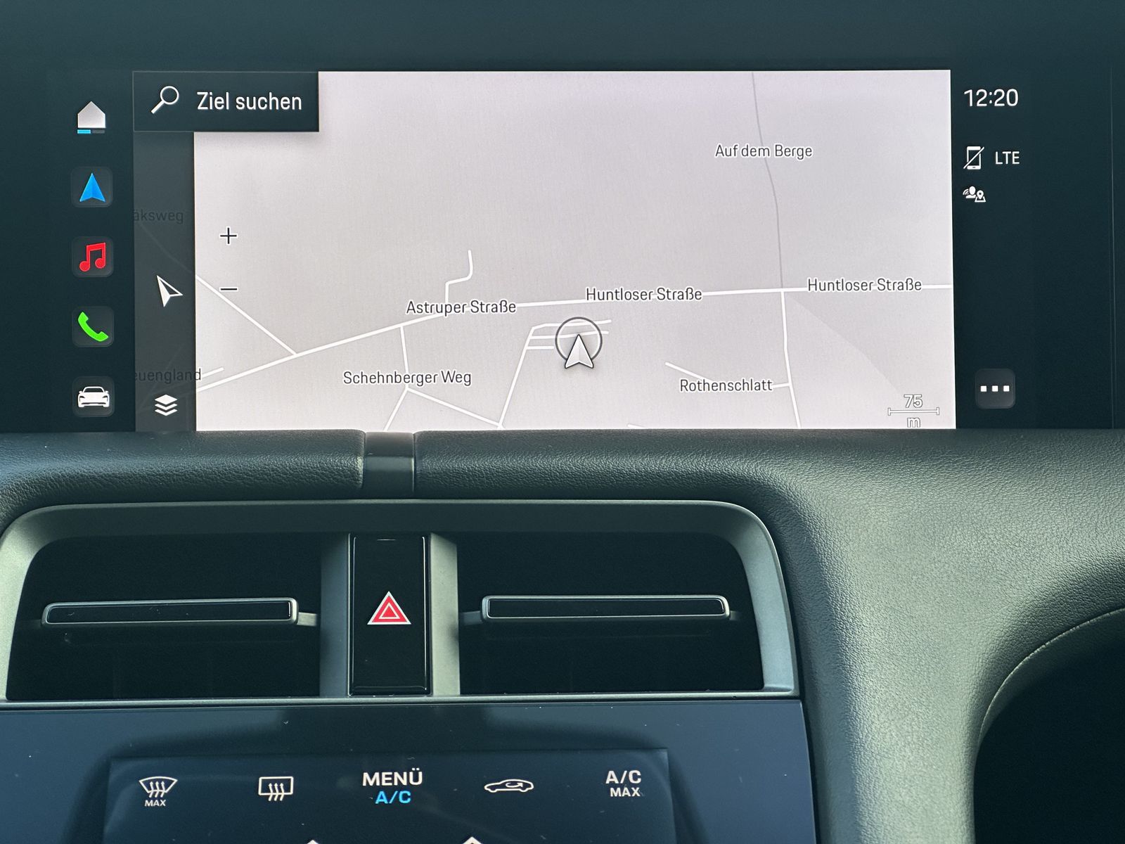 Fahrzeugabbildung Porsche Taycan Sport-Design NAV+LED+PANORAMA+360°+20ZOLL