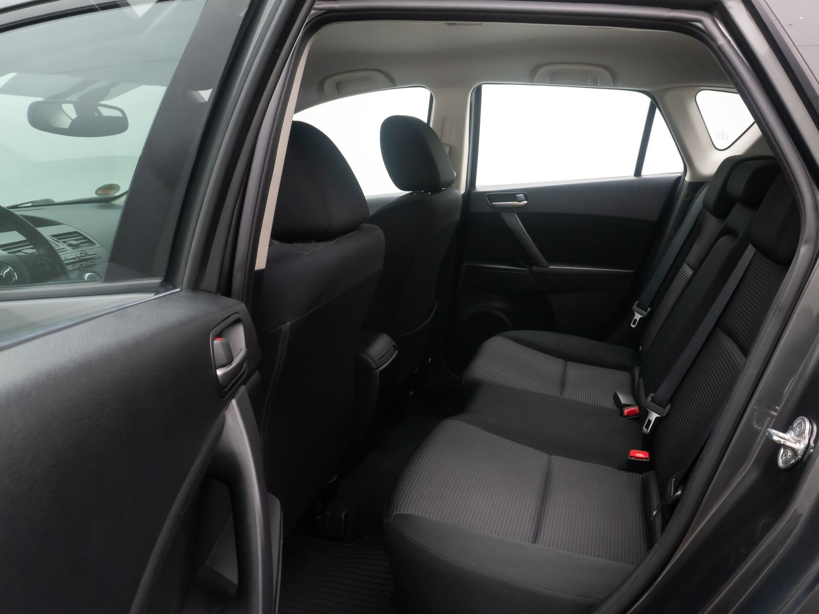 Fahrzeugabbildung Mazda 3 2.0 Edition HiFi GeschwindigReg PDC Totwinkel