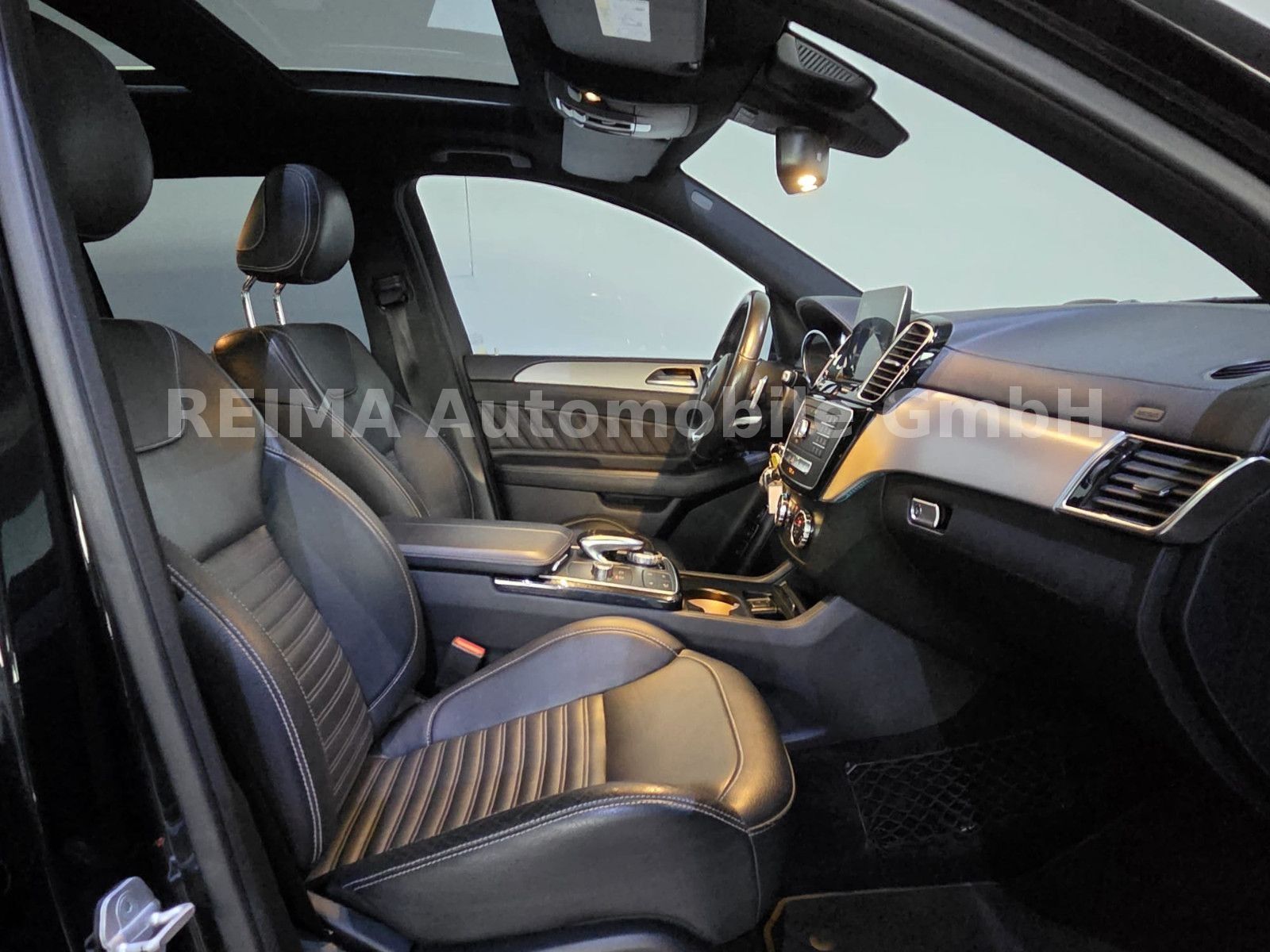 Fahrzeugabbildung Mercedes-Benz GLS 350 d 4Matic, 7 Sitzer, 360°, Pano