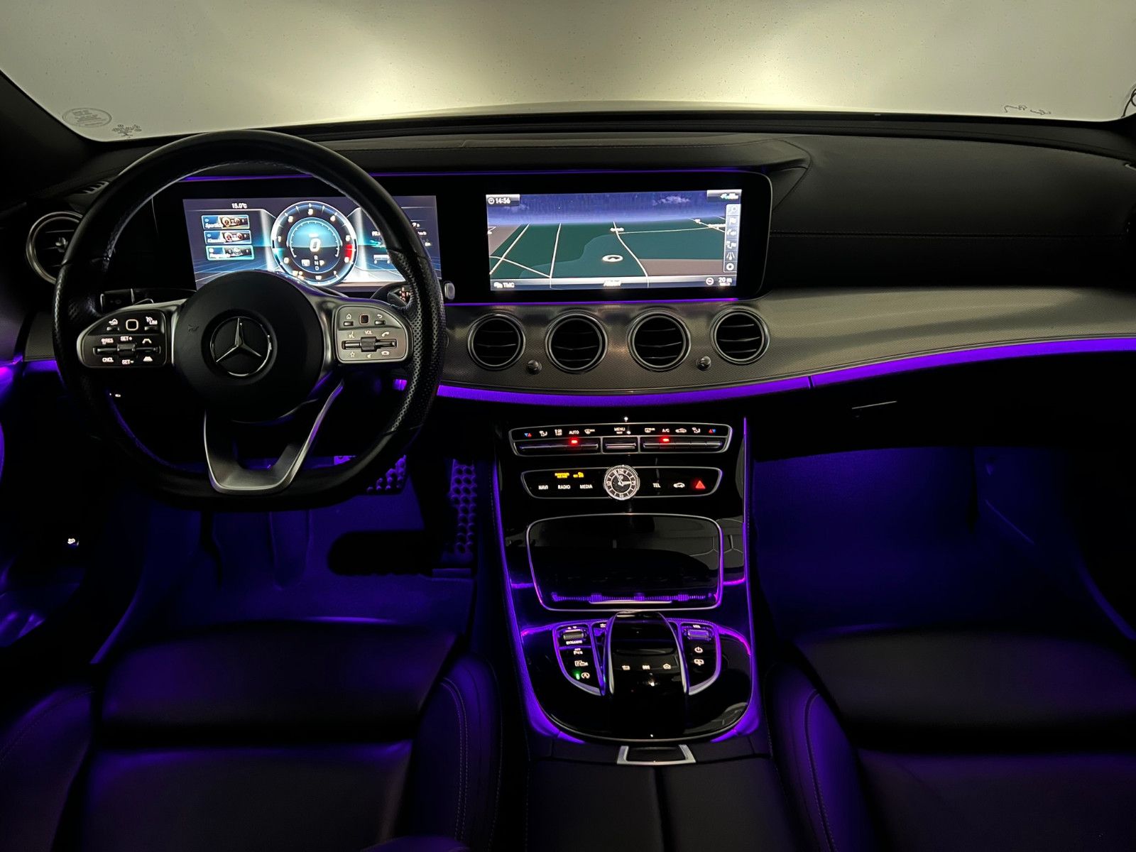 Fahrzeugabbildung Mercedes-Benz E 350 d Lim. AMG-LINE/BURMESTER/ACC/PANO/WIDE