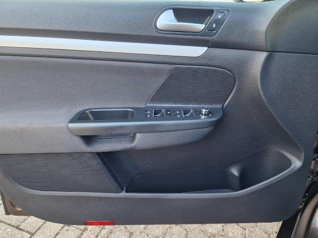 Volkswagen Golf 2010 — photo 16