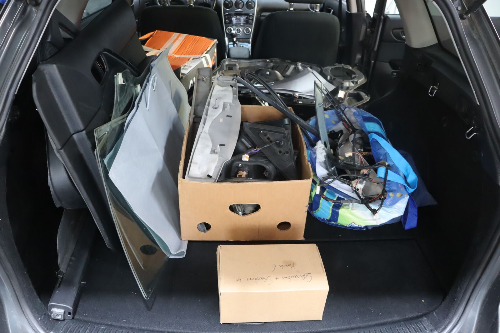 Fahrzeugabbildung Mazda 6 2.0 Active Sport Kombi * Xenon * Sitzhzg