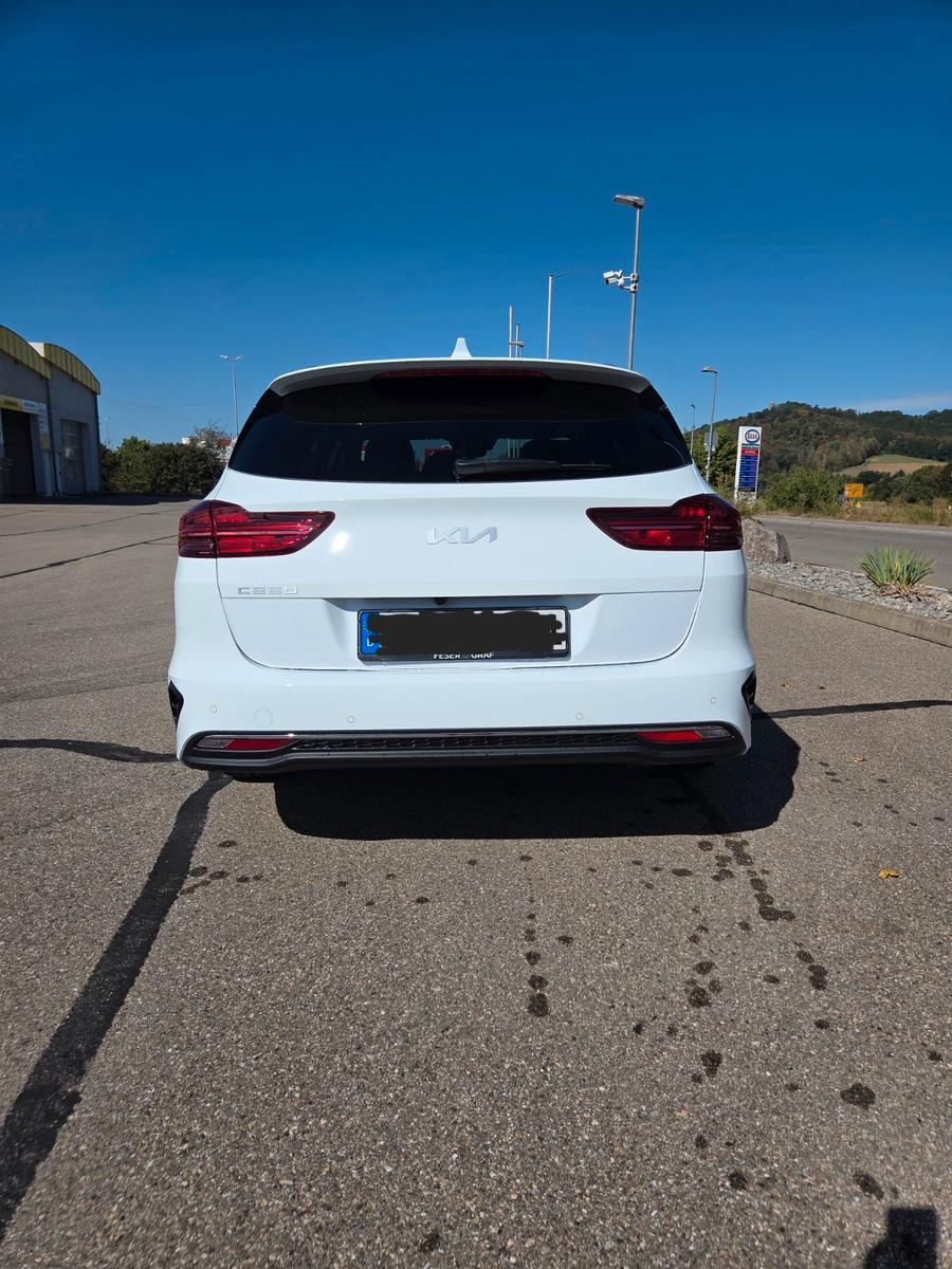 Kia cee'd Sportswagon 1.5 T-GDI DCT Vision Sport...