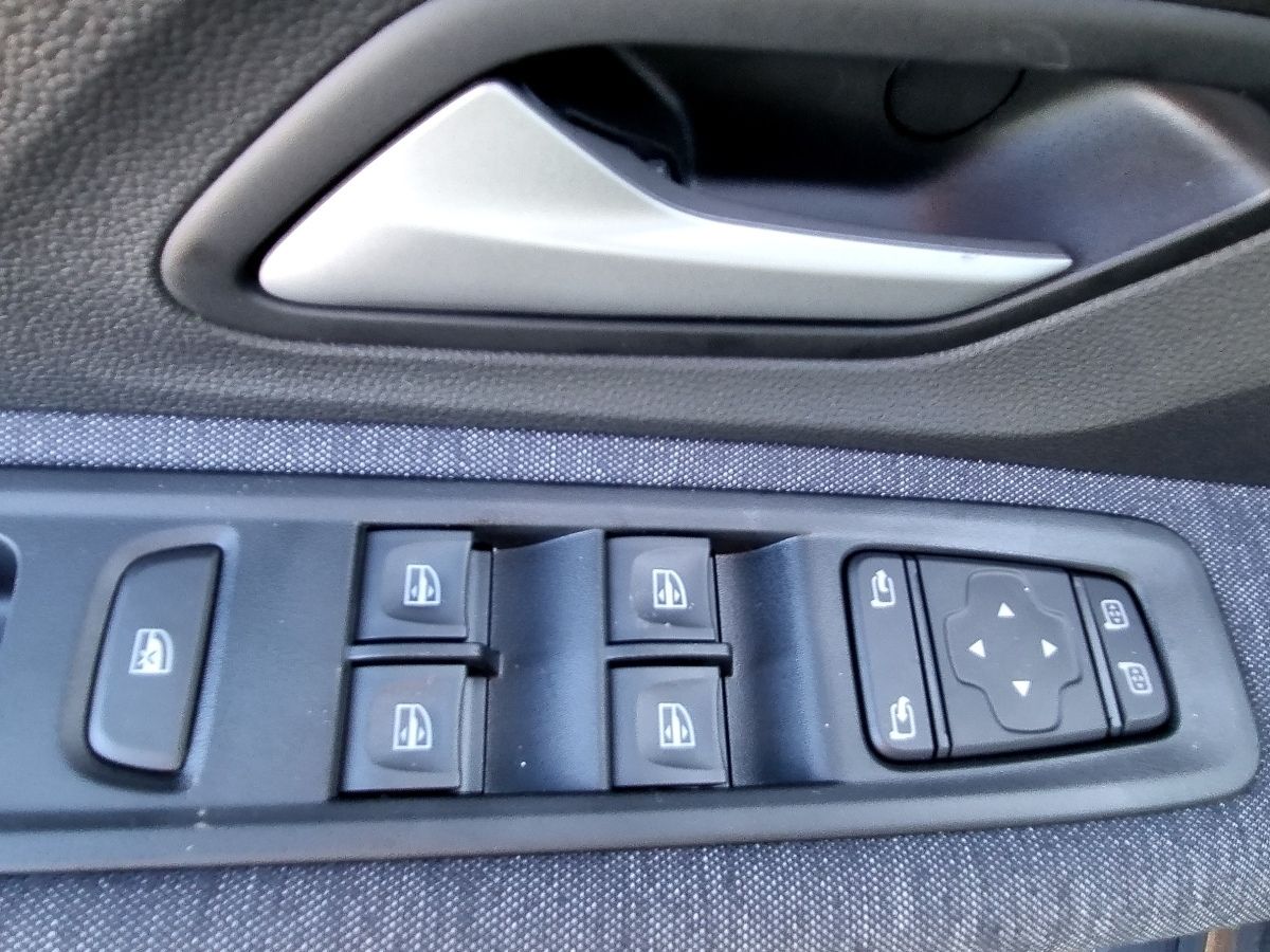 Fahrzeugabbildung Dacia Jogger Journey TCe 110