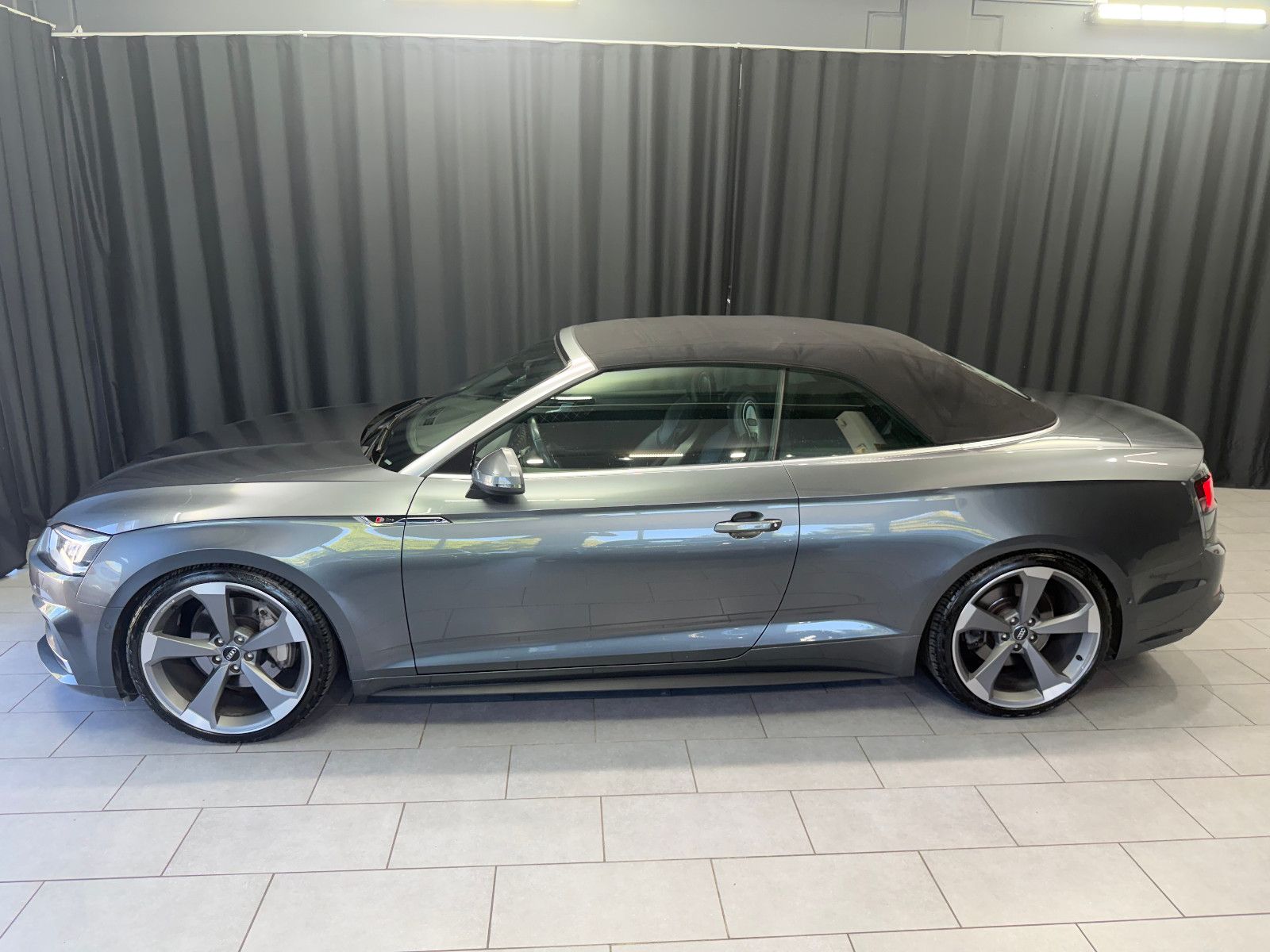 Fahrzeugabbildung Audi A5 Cabriolet S-LineB&O|MASSAGE|RS-SITZE|360°