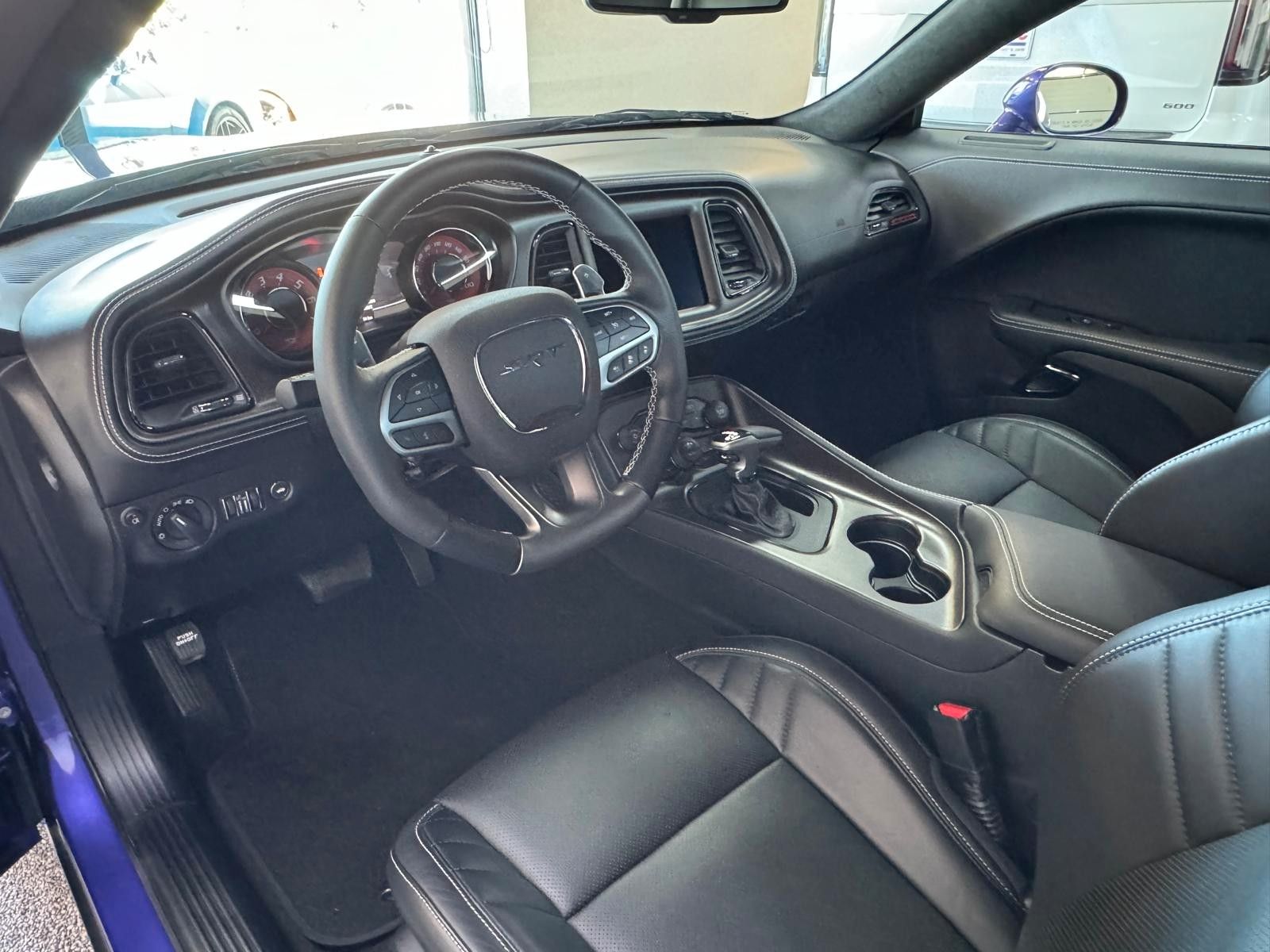Fahrzeugabbildung Dodge CHALLENGER HELLCAT JAILBREAK-LAGUNA-WAVE CARBON