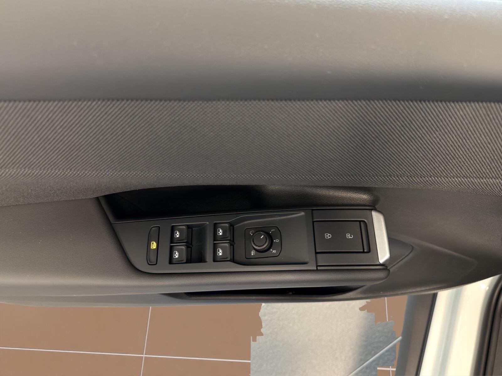 Volkswagen T-Roc Life 1.5 eTSI DSG ACC APP Kamera, миниатюра 13