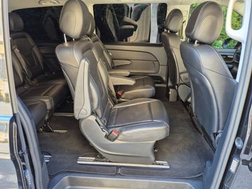 Mercedes V 220 - 10