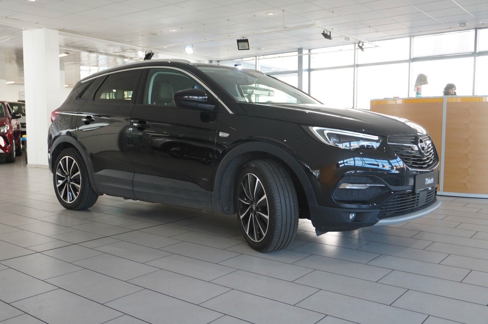Fahrzeugabbildung Opel Grandland (X) ULTIMATE 4HYBRID NAVI/LED/360°/SHZ