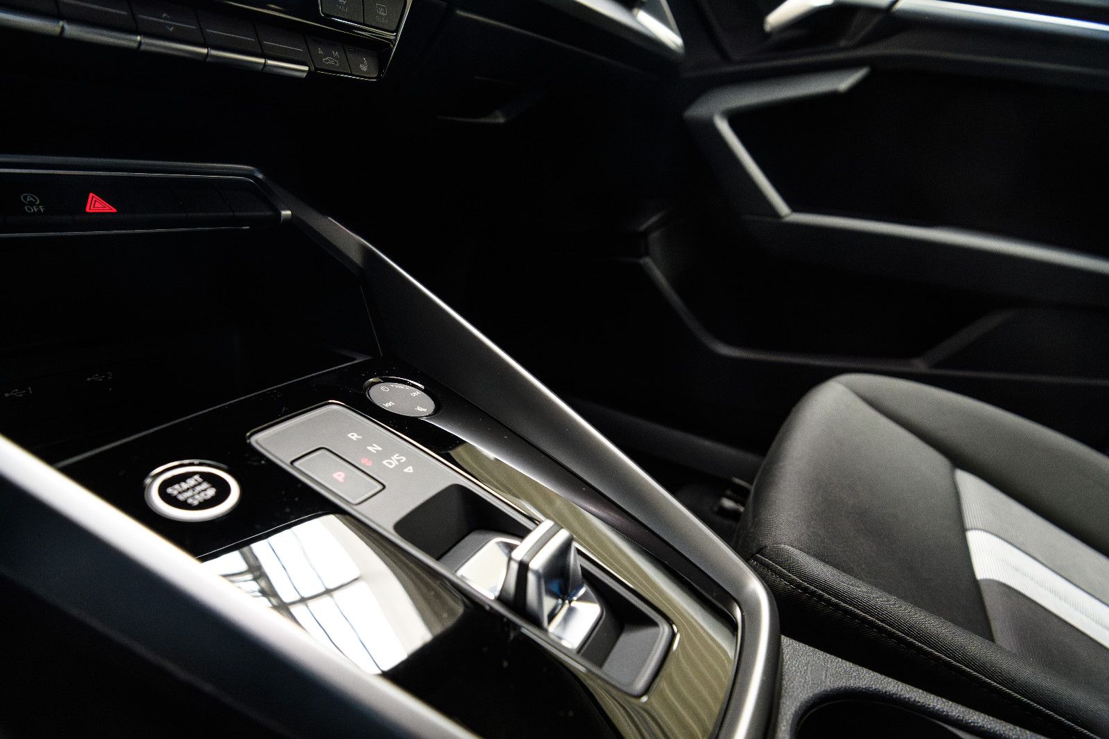 Fahrzeugabbildung Audi A3 30 TFSI S tronic advanced Sportback