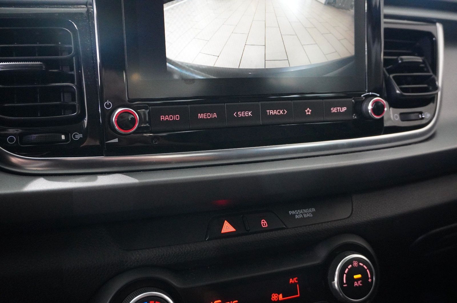 Fahrzeugabbildung Kia Rio 1.0 T-GDI VISION NAVI/LED/KAMERA/LEDER/SHZ