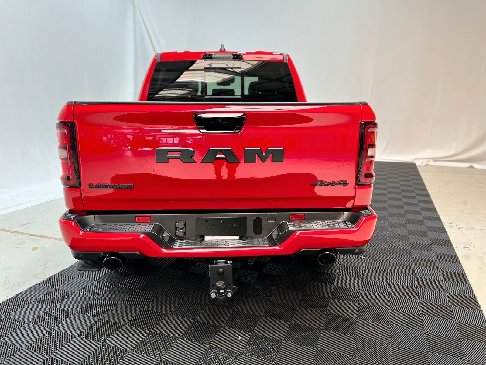 Fahrzeugabbildung Dodge RAM 1500 Laramie Night Premium, LUFT*AKTION*