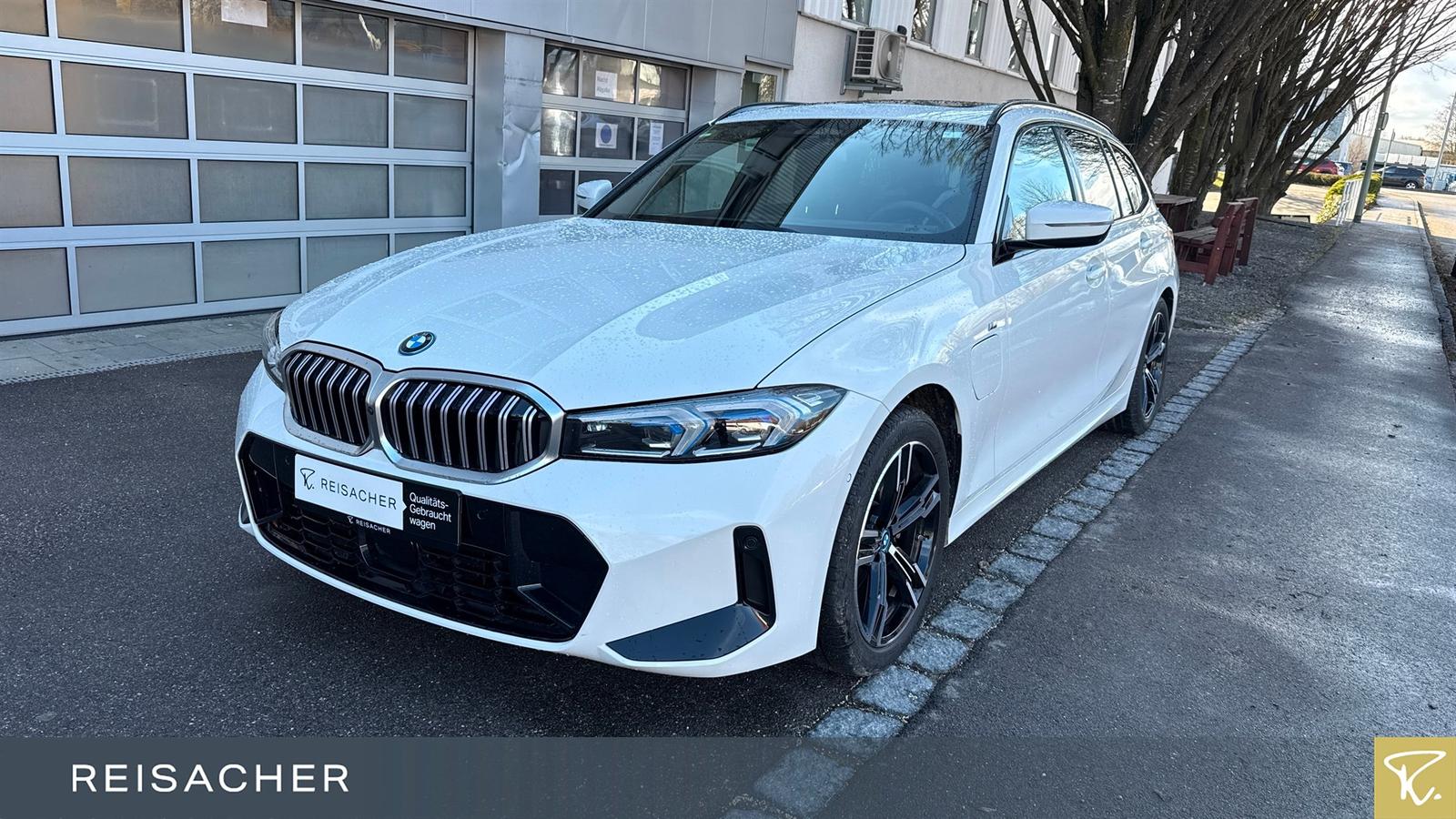 BMW 330e xDrive Tou M Sport,Pano,AHK,HuD