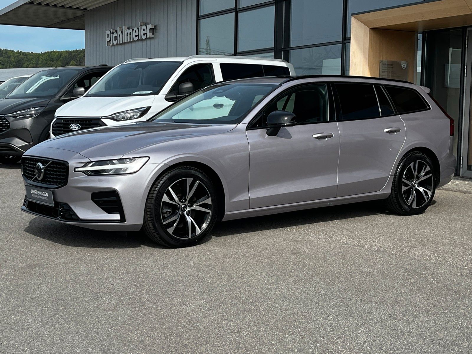 Volvo V60 B4 Plus Dark
